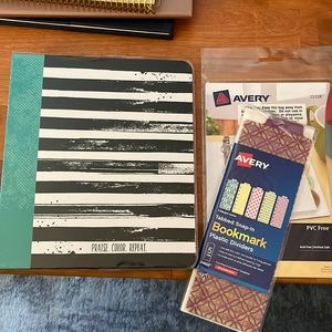 Illustrated Faith Praise book and accessories